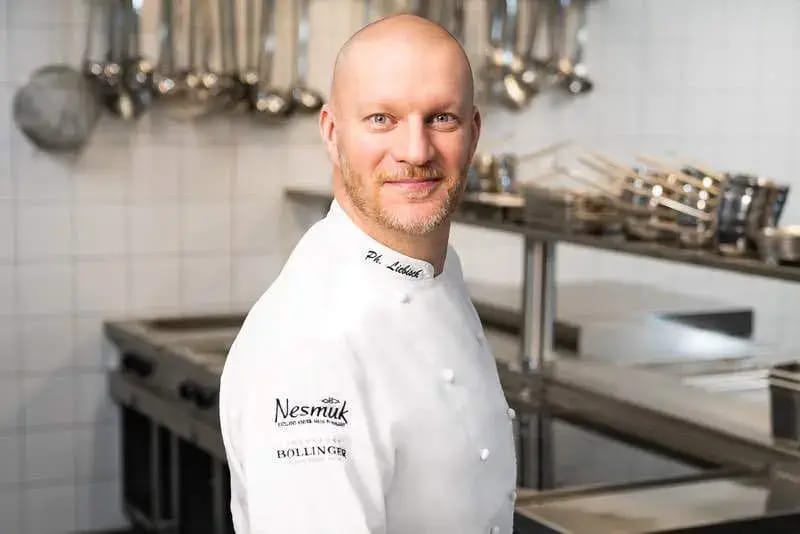 Philipp Liebisch, Sternekoch und Gastronomieberater, in der Profiküche